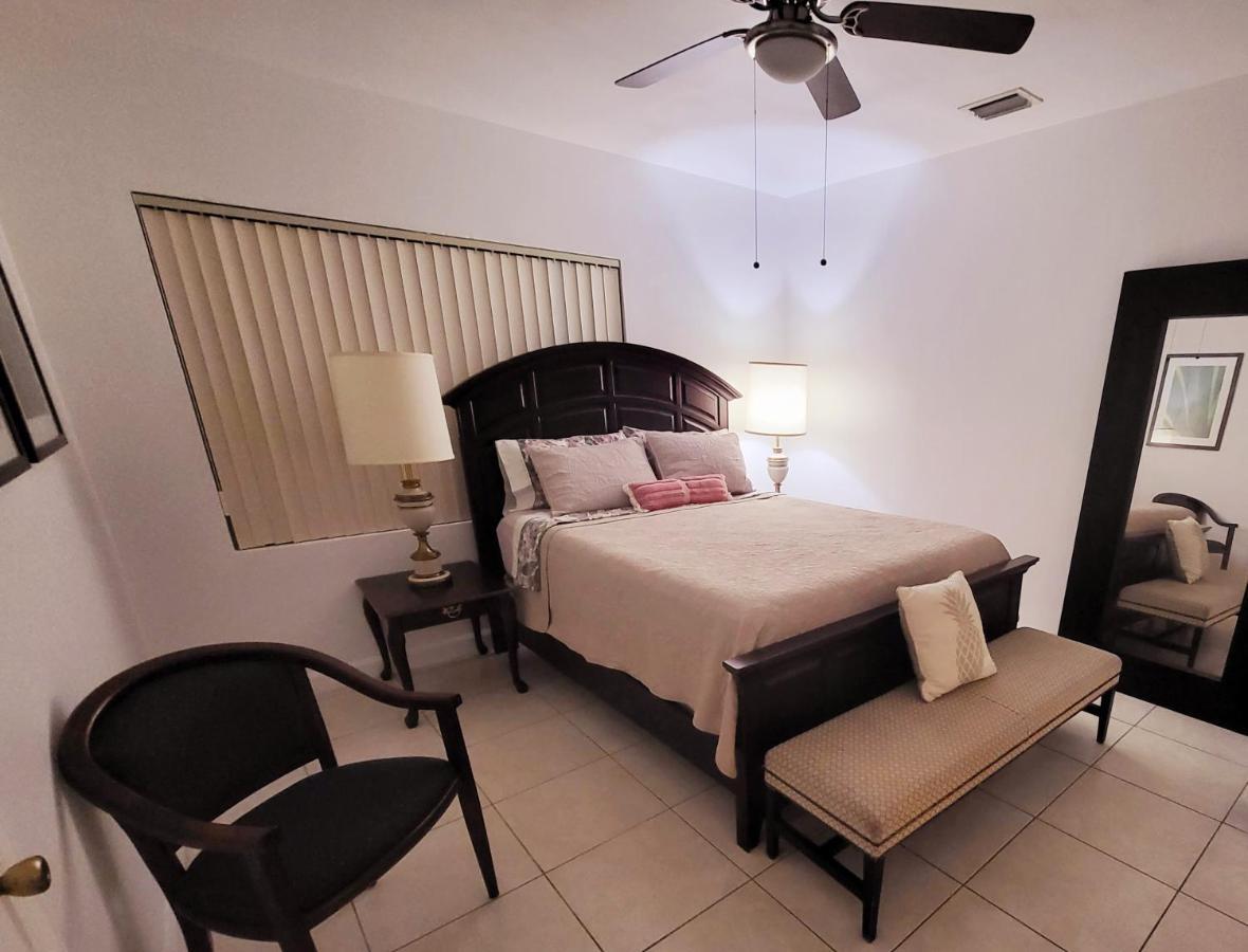Royal Poinciana Stay Miami Springs Exterior photo
