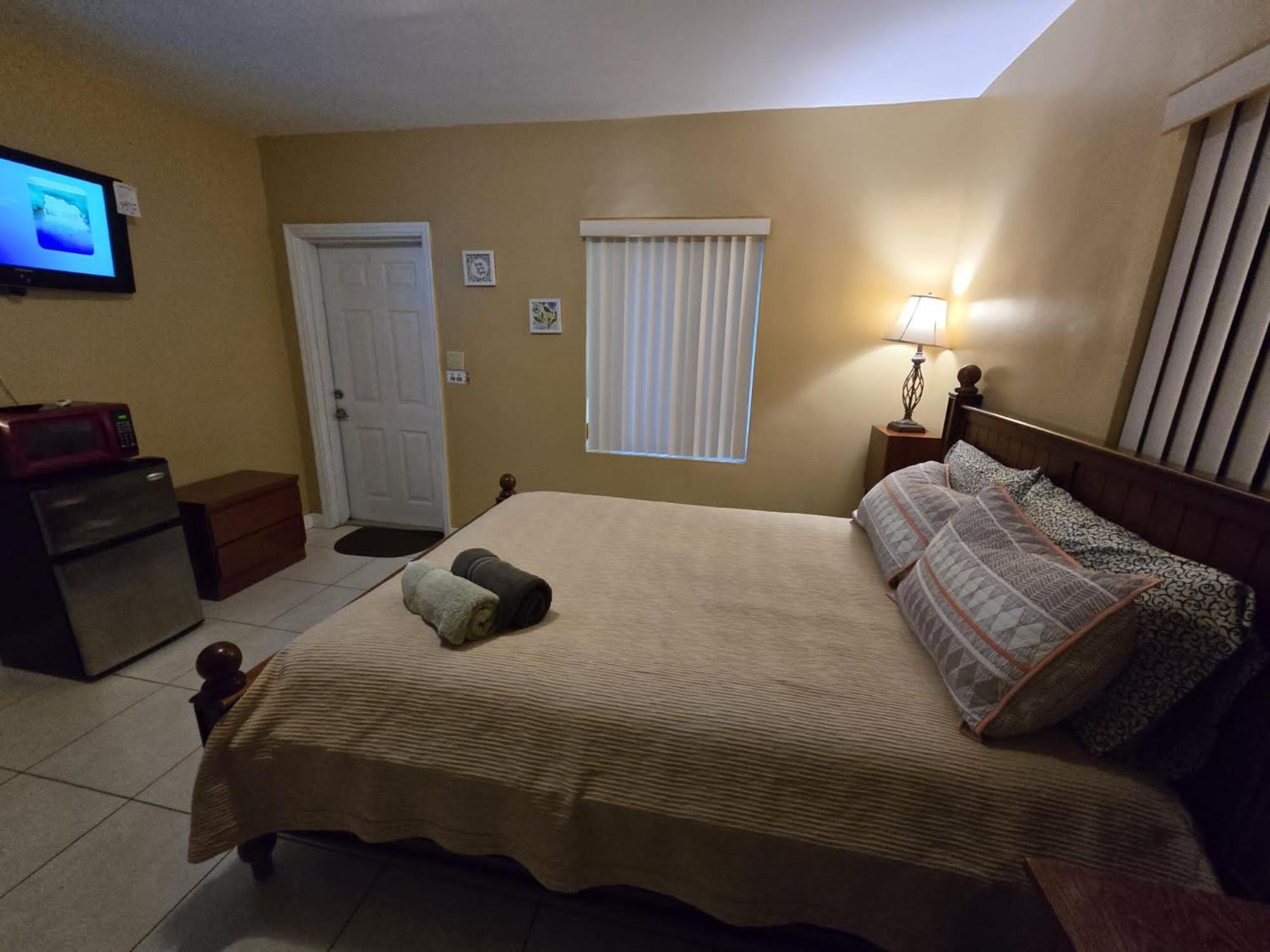 Royal Poinciana Stay Miami Springs Exterior photo